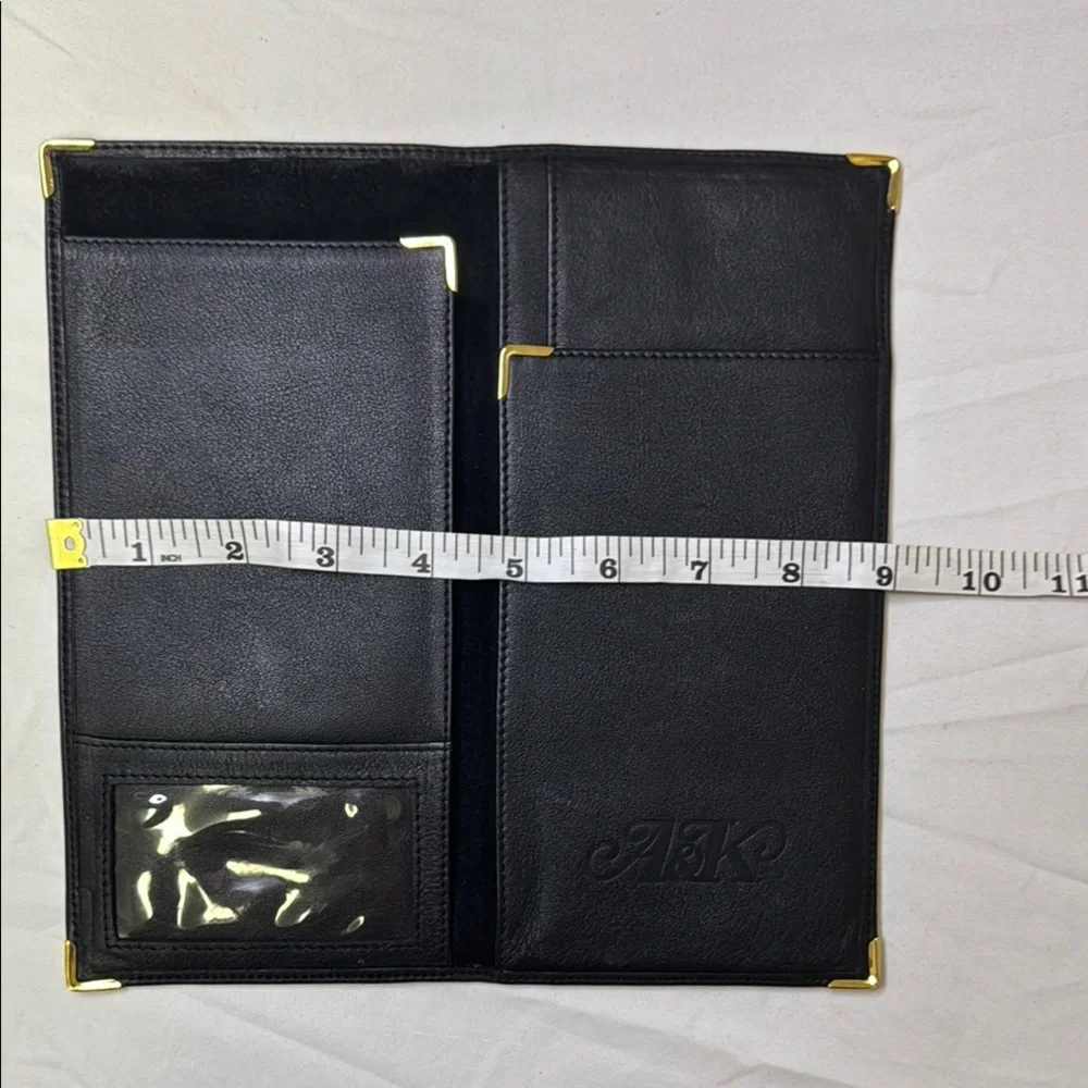 A&K sleek black
